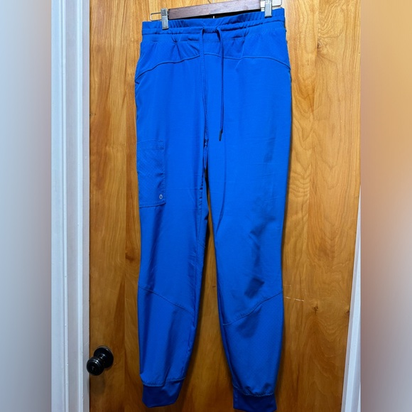 Scrub set - Picture 2 of 2